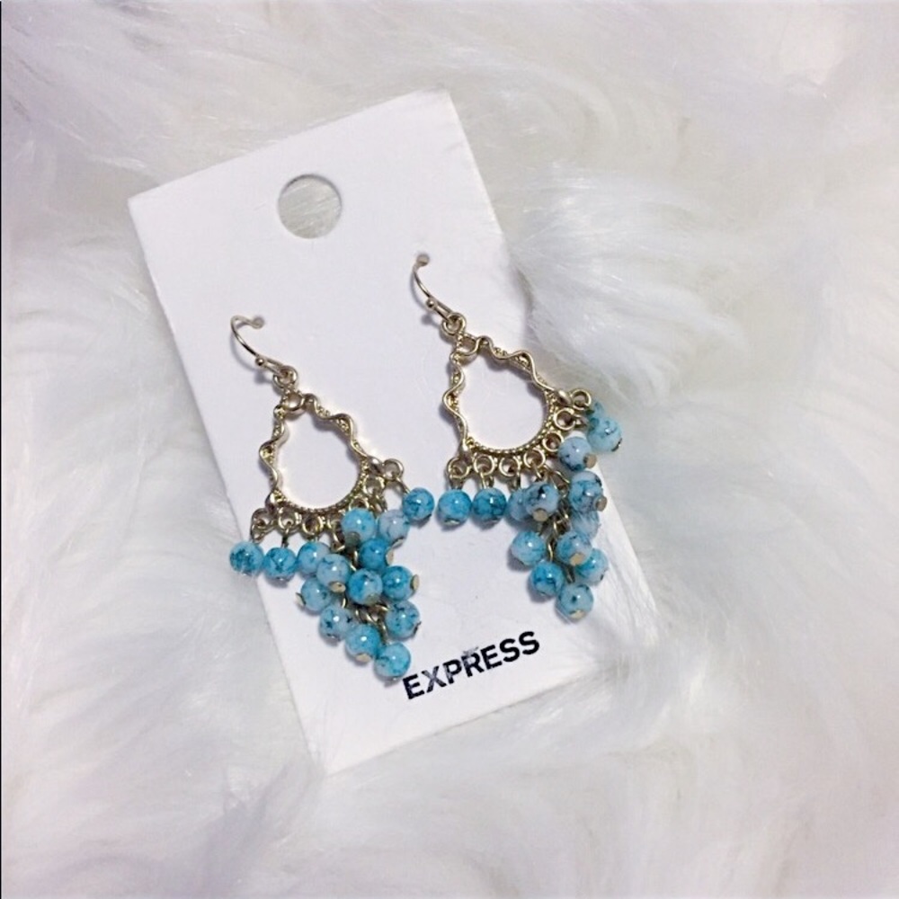 express dangling earrings